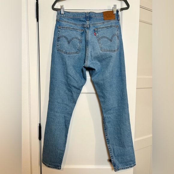 Levi's Wedgie Straight Distressed Jeans - 27 - Picture 3 of 4